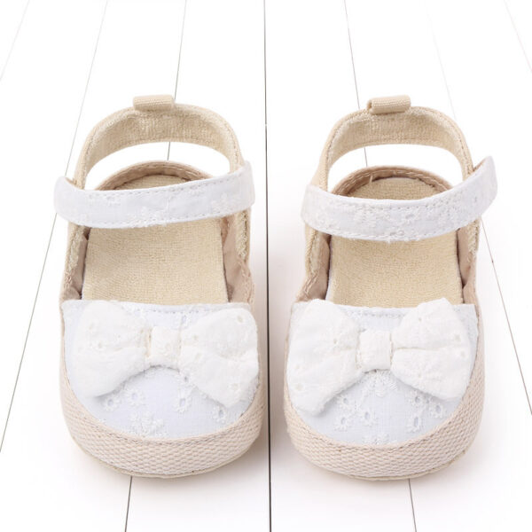 Bow baby shoes